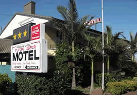 Flying Spur Motel - Redcliffe Tourism 0