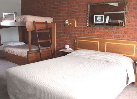 Abbotswood Motor Inn - Redcliffe Tourism 1