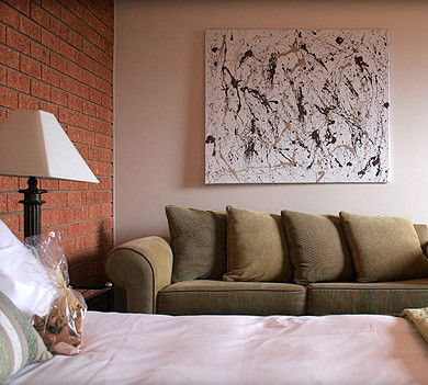 Central Springs Inn - Redcliffe Tourism 2