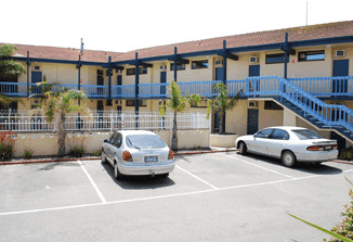 Lakes Central Hotel - Redcliffe Tourism