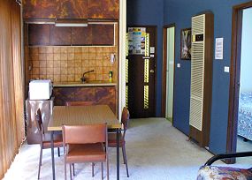 Arch Motel - Redcliffe Tourism 1