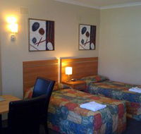 3 Sisters Motel - Redcliffe Tourism