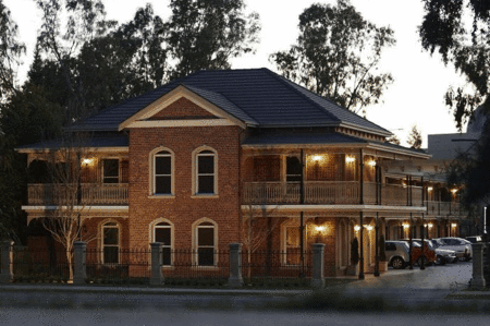Carlyle Suites  Apartments - Redcliffe Tourism