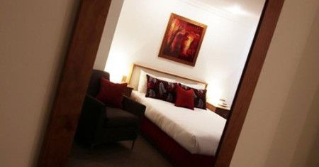 Townhouse Hotel - Redcliffe Tourism 1