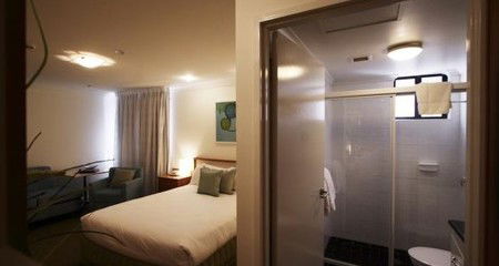 Townhouse Hotel - Redcliffe Tourism 2