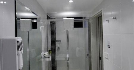 Townhouse Hotel - Redcliffe Tourism 3