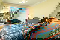 Clan Lakeside Lodge - Redcliffe Tourism 2