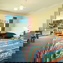 Clan Lakeside Lodge - Redcliffe Tourism 6