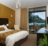 Whale Motor Inn - Redcliffe Tourism