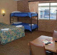 Oasis By The Lake - Redcliffe Tourism