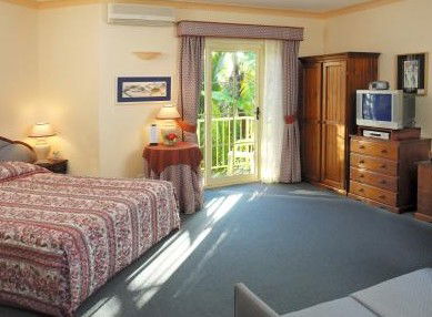 Ulladulla Guest House - Redcliffe Tourism 2