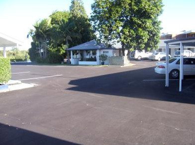 Colonial Court Motor Inn - Redcliffe Tourism 3