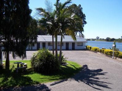 Colonial Court Motor Inn - Redcliffe Tourism 4