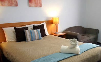 Colonial Lodge Motor Inn - Redcliffe Tourism 0