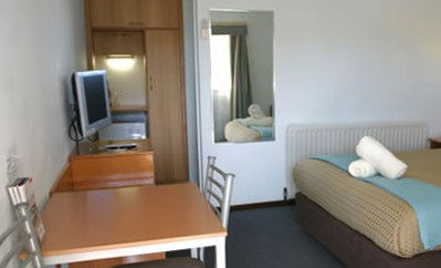 Colonial Lodge Motor Inn - Redcliffe Tourism 4