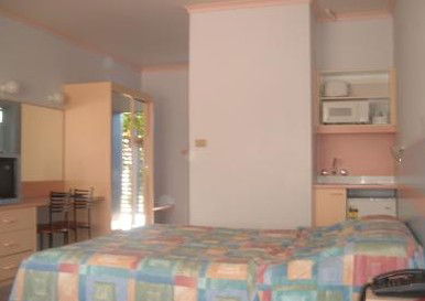 Golden Sands Motor Inn - Redcliffe Tourism 3