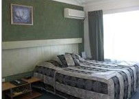Hanging Rock Family Motel - Redcliffe Tourism 2