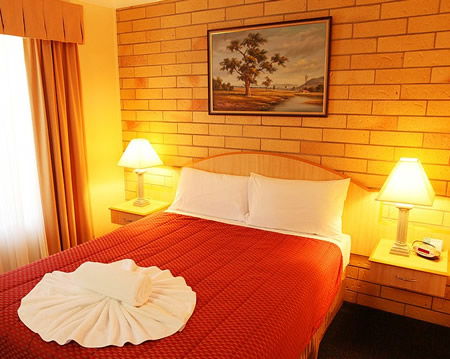 Cotswold Motor Inn - Redcliffe Tourism 2