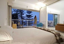 Hillhaven Holiday Apartments - Redcliffe Tourism 0