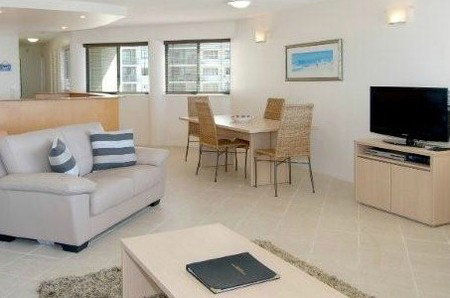 Malibu Mooloolaba - Redcliffe Tourism 2
