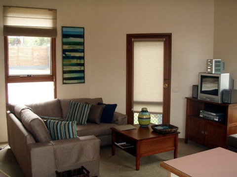 Aireys Inlet Getaway - Redcliffe Tourism 3