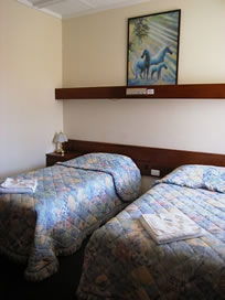 Golden Hills Motel - Redcliffe Tourism 2