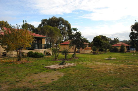 Lakes Entrance Country Cottages - Redcliffe Tourism 0
