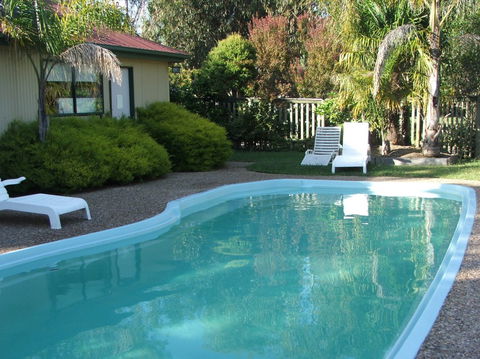 Lakes Entrance Country Cottages - Redcliffe Tourism 3