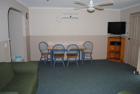 Lakes Entrance Country Cottages - Redcliffe Tourism 5