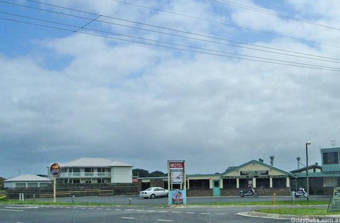 Schomberg Inn Hotel Motel - Redcliffe Tourism 1