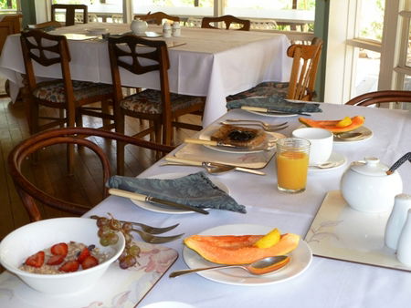 Hillside Country Retreat  - Redcliffe Tourism 3