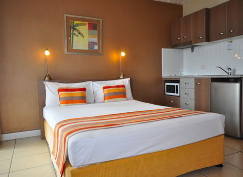 Waters Edge The Strand - Townsville - Redcliffe Tourism 1