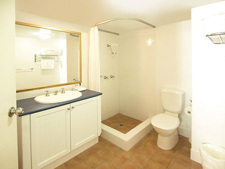 Oaks Calypso Plaza - Redcliffe Tourism 4