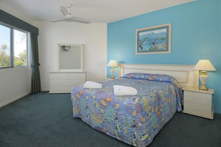 White Crest Luxury Apartments - Redcliffe Tourism 1