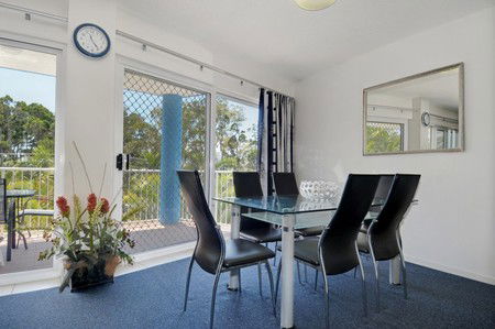 White Crest Luxury Apartments - Redcliffe Tourism 2