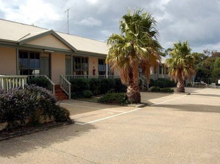 Lightkeepers Inn Motel - Redcliffe Tourism 0