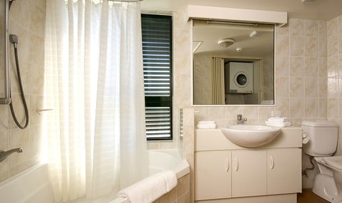 Tropic Towers Apartments - Redcliffe Tourism 1