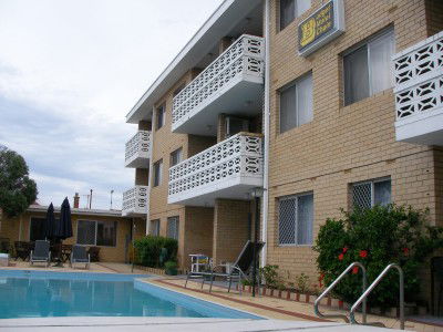Brownelea Holiday Apartments - Redcliffe Tourism 6