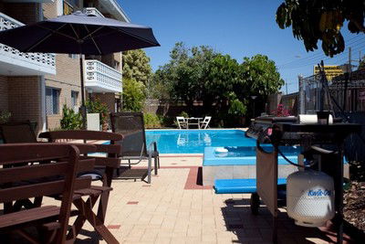 Brownelea Holiday Apartments - Redcliffe Tourism 7