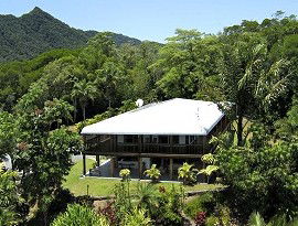 Daintree Manor - Redcliffe Tourism 4