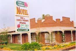 Top Of The Town Motel - Redcliffe Tourism 0