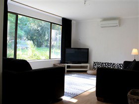 Clare Cottage On Wendouree - Redcliffe Tourism 0