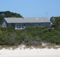 Island Beach Escape - Redcliffe Tourism
