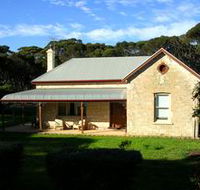Dudley Villa - Redcliffe Tourism