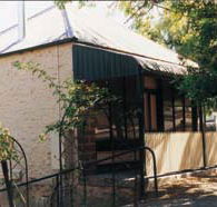 Wild Olive Cottage - Redcliffe Tourism