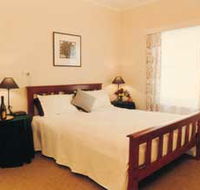 The Farm House - Redcliffe Tourism