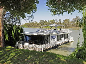 Moving Waters Self Contained Moored Houseboat - Redcliffe Tourism 0