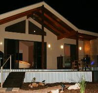 Pike River Luxury Villas - Redcliffe Tourism