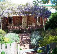 Sea  Vines Cottage - Redcliffe Tourism