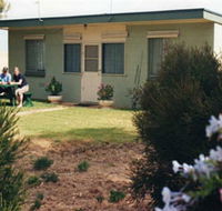 Oaklands Fishing Cottage - Redcliffe Tourism